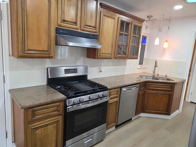 Building Photo - 47807 Masters Ct