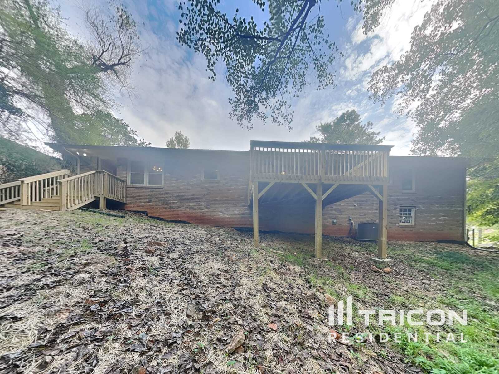Building Photo - 5555 Richland Dr