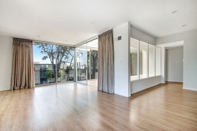 Building Photo - 960 21st St