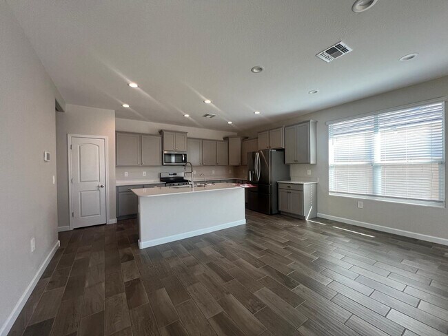 Building Photo - 37805 W San Alvarez Ave