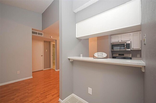Building Photo - 2120 El Paseo St