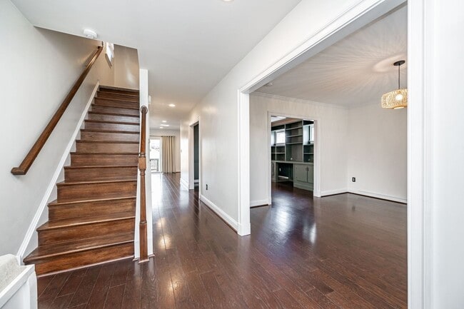 Building Photo - Beautiful Northside RVA Home-Move In Ready