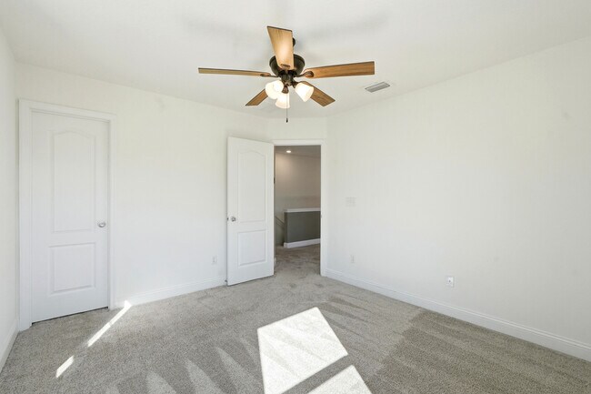 Building Photo - 216 Santorini Ct