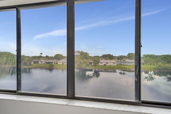 Building Photo - 9485 N Belfort Cir
