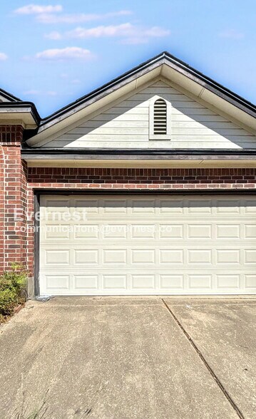 Primary Photo - 1502 Sundance Dr
