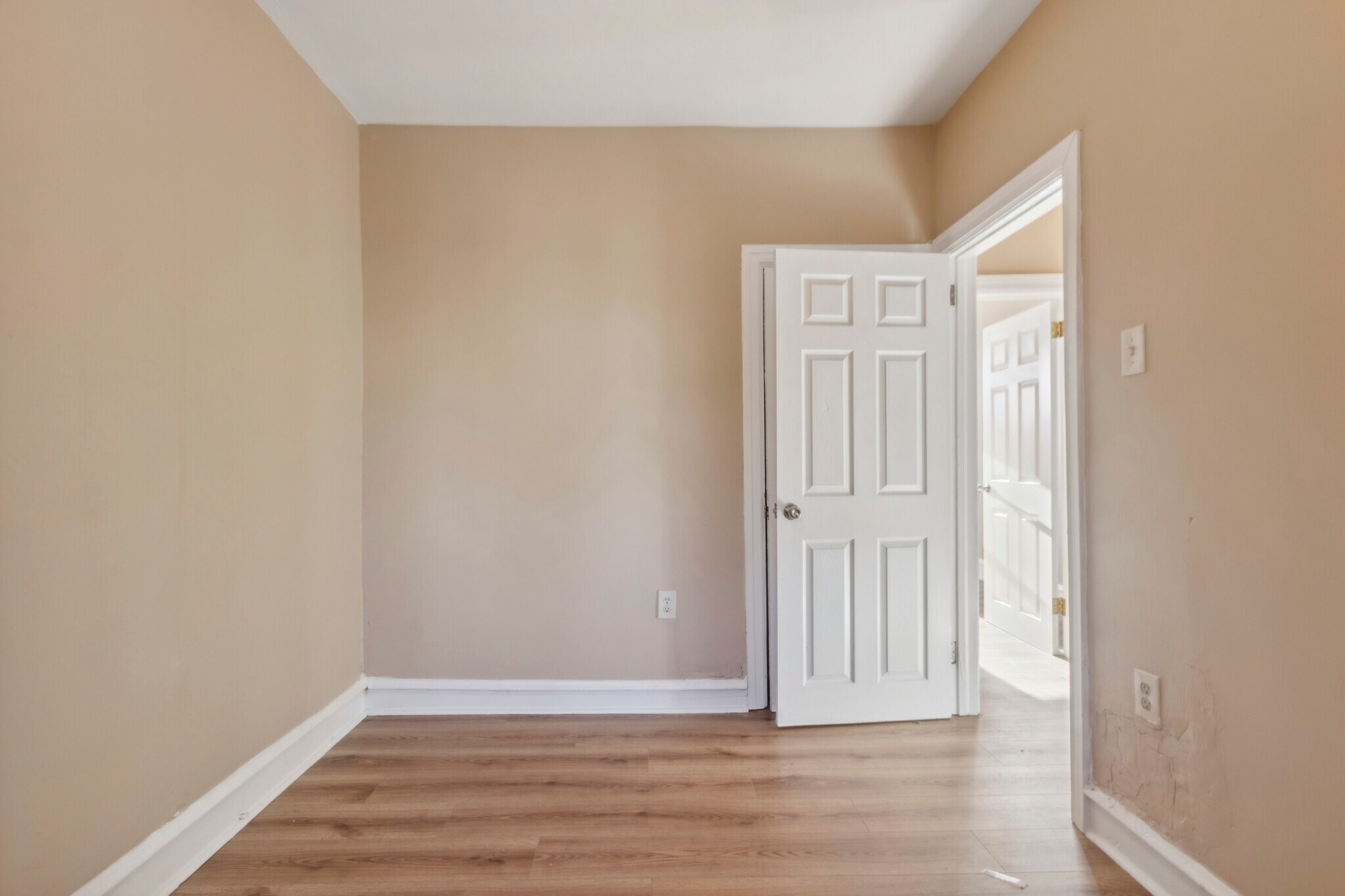 Building Photo - 5122 N Hutchinson St