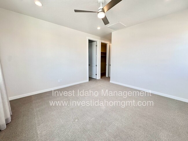 Building Photo - Luxury Gated Townhome in Star – Available Soon! No Shared walls!