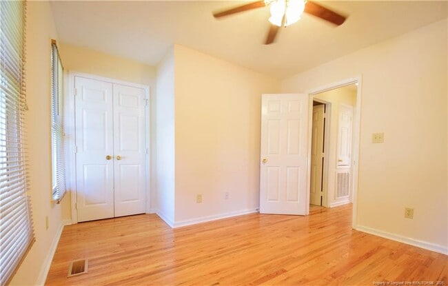 Building Photo - 521 Stone Way Ct