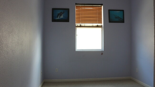 Building Photo - Excellent 2 Bed 2 Bath Town Home
