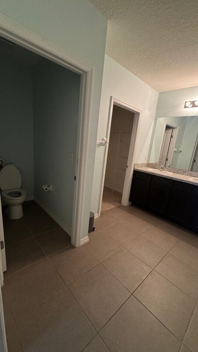 Building Photo - 505 Arbequina Ct