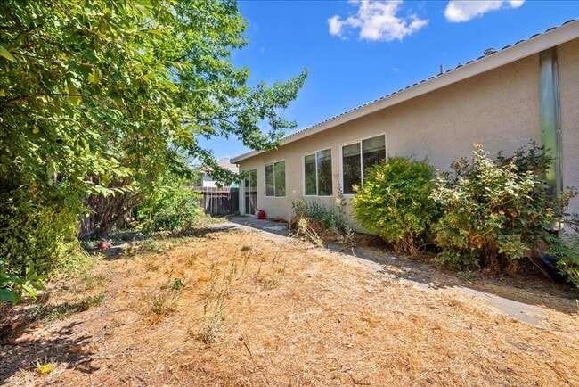 Building Photo - 5733 Spenlow Way