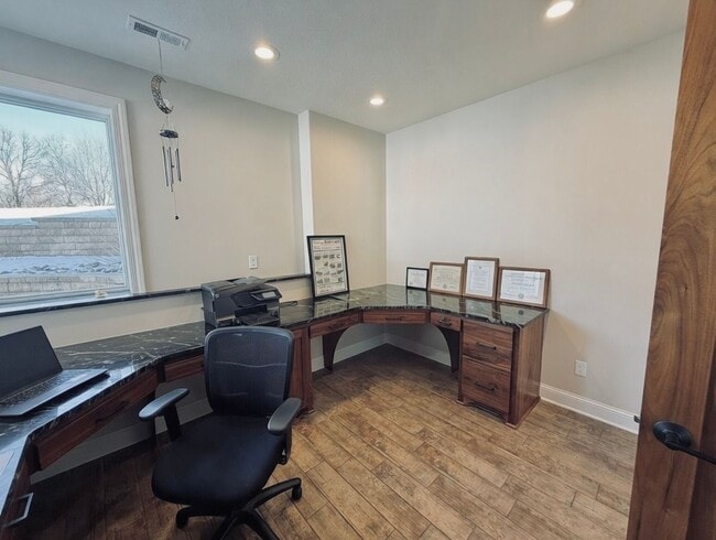 Building Photo - MUST SEE!  Gorgeous - Fully Furnished - New Construction Home in Delano.  No Detail Left To Be De...