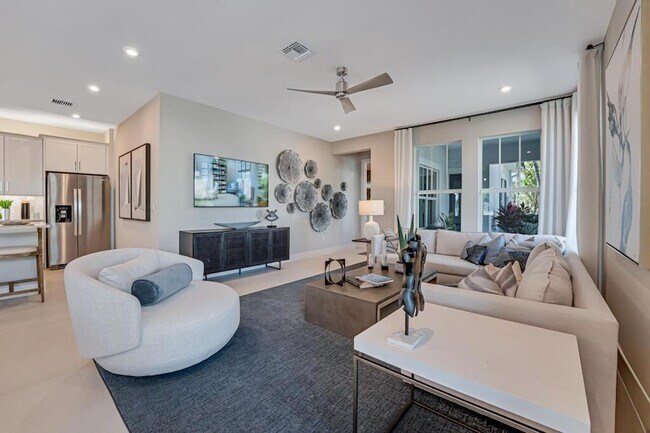 Building Photo - 925 SW Pr Ave