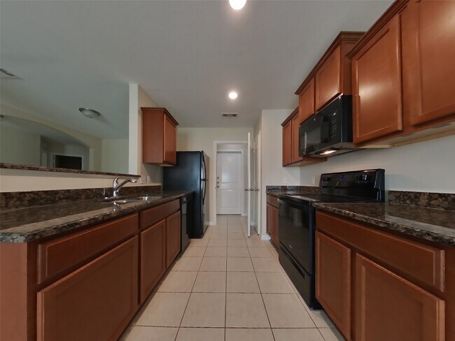 Building Photo - 332 Summer Horse Dr