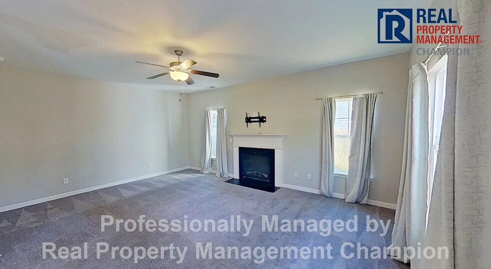 Building Photo - 1003 Marston Dr