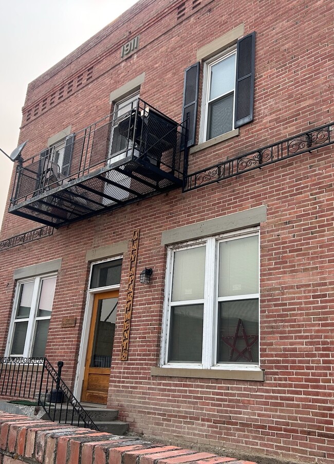 Building Photo - Jay Apartments