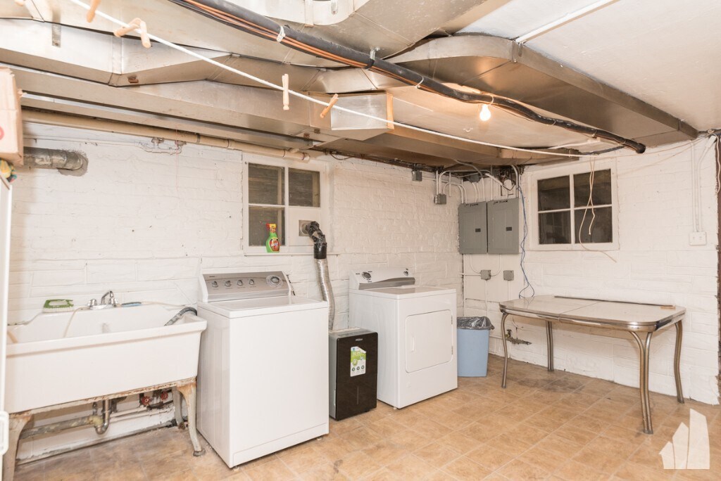 Building Photo - 3710 N Damen Ave