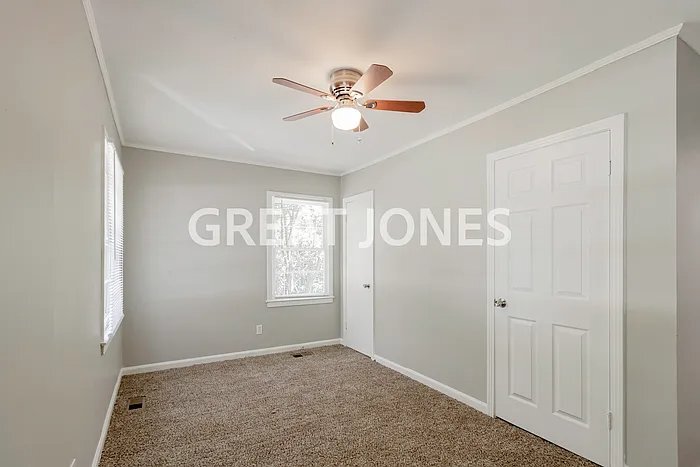 Building Photo - 142 Briardale Ave