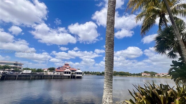 Building Photo - 6762 Via Regina