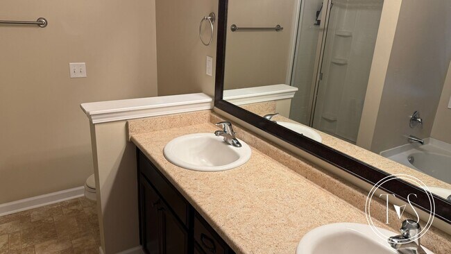 Building Photo - WINTER MOVE-IN SPECIAL: 50% OFF 1ST FULL MONTH'S RENT!*