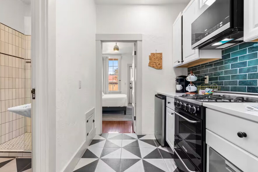 Building Photo - 311 N 3rd Ave