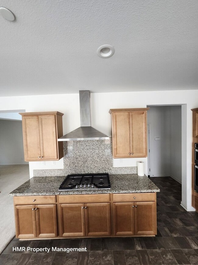 Building Photo - Beautiful two story 5 bedroom in ontario R...