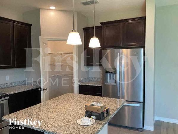 Building Photo - 14291 Seranoa Dr