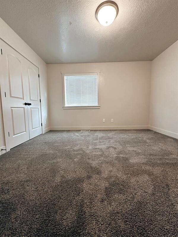 Building Photo - 483 N 2650 W