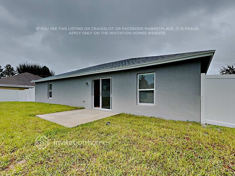 Building Photo - 802 SW Tulip Blvd