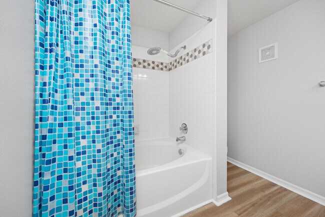 Master Bath - 3591 Kernan Blvd S