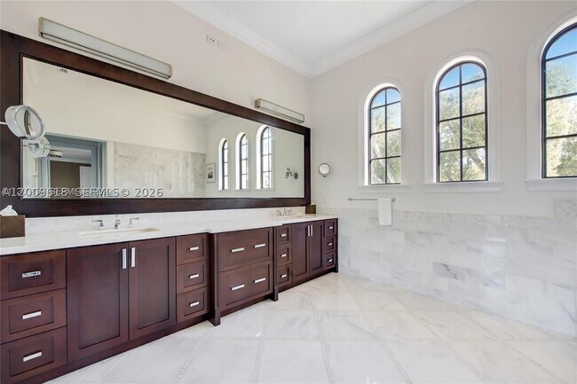 Building Photo - 1151 S Alhambra Cir
