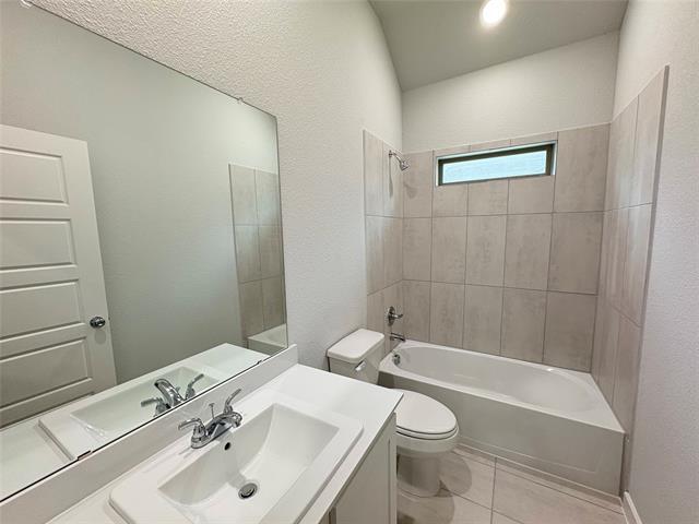 Building Photo - 120 Greenbriar Dr