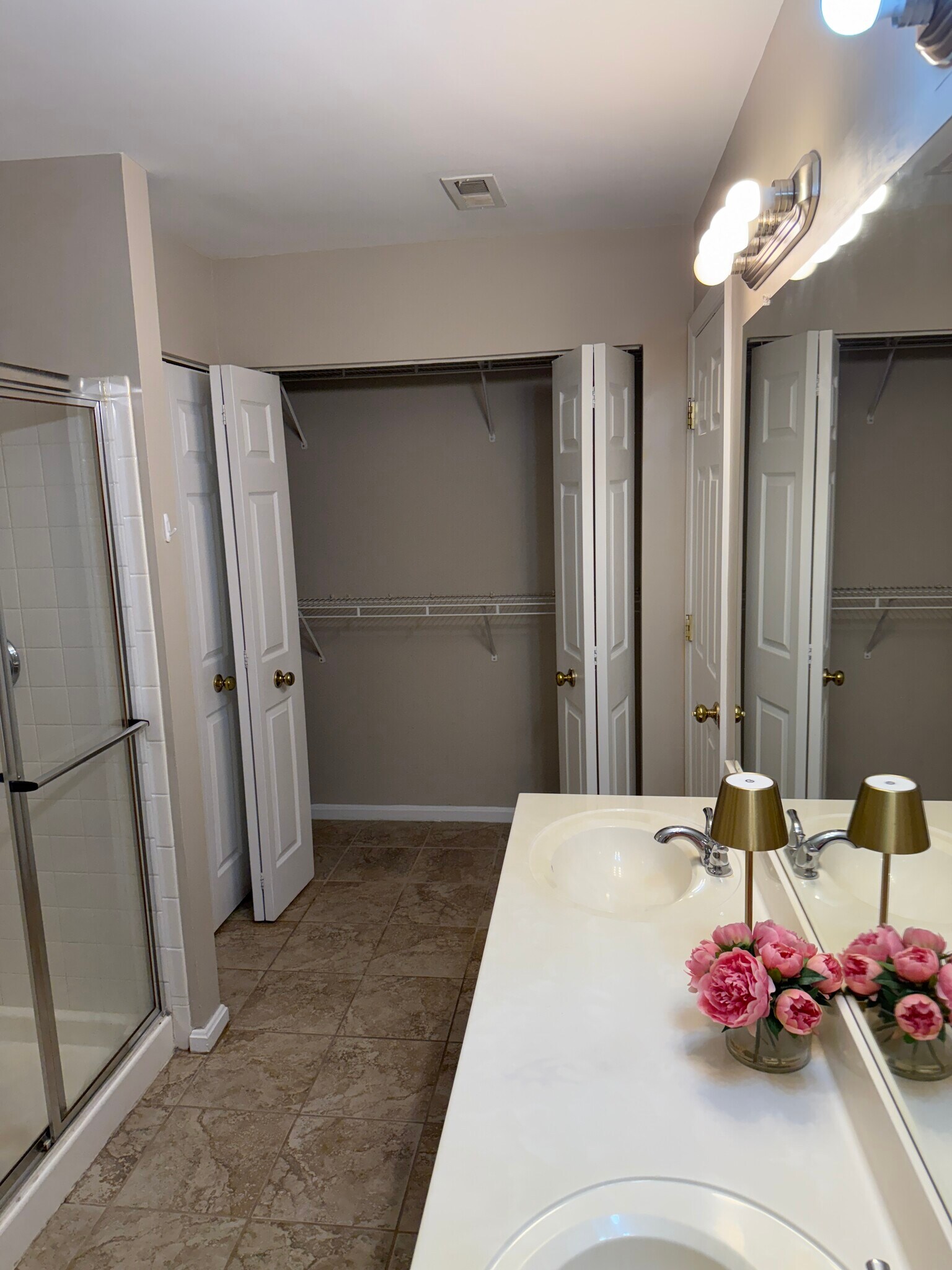 Building Photo - 140 Eastridge Cir