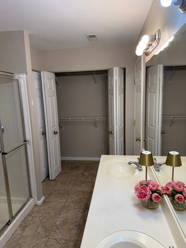 Building Photo - 140 Eastridge Cir