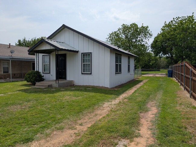 Building Photo - 908 Tennessee St