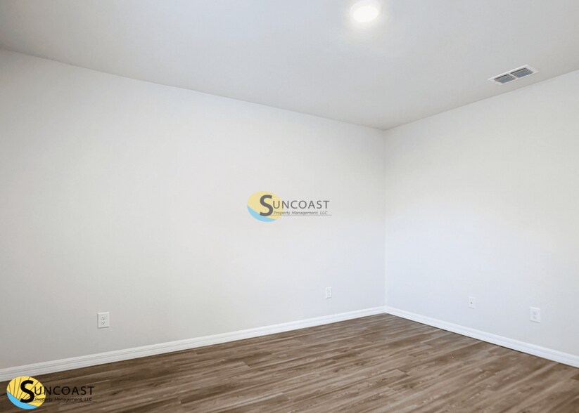 Building Photo - 22 Tropicana Parkway W