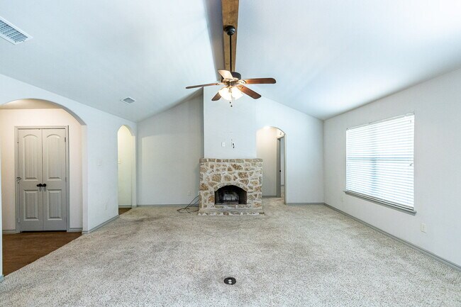 Building Photo - Gorgeous Home in Cooper District