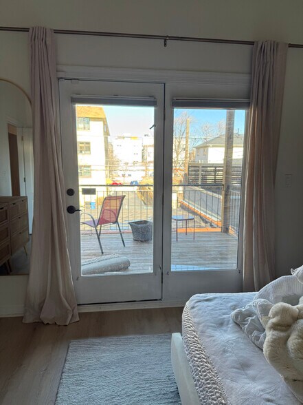 Building Photo - 2212 W Huron St