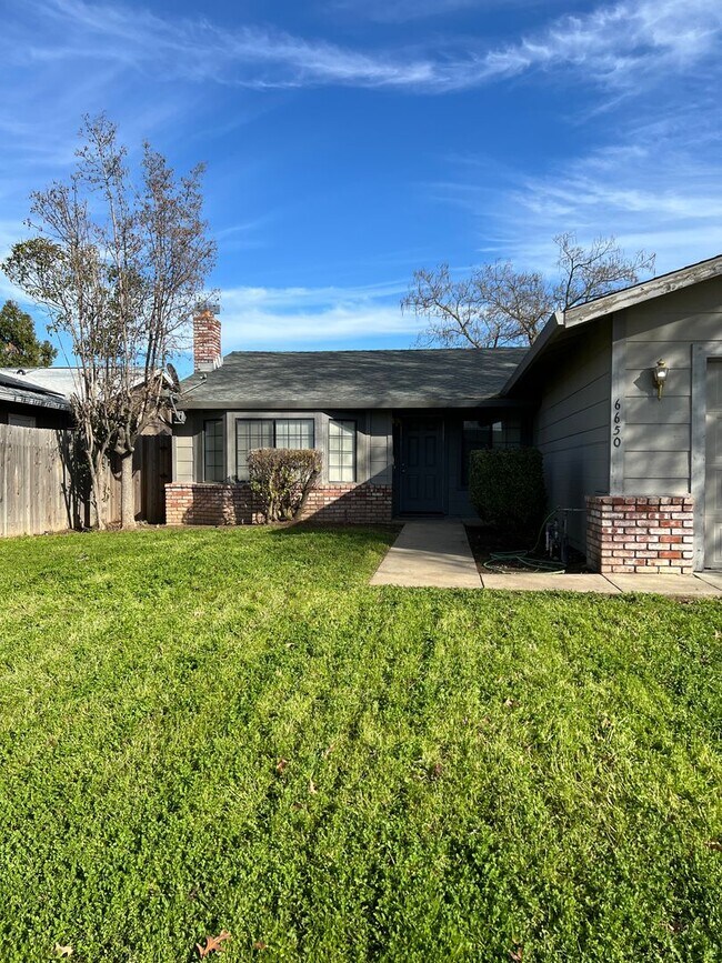 Building Photo - Coming Soon! Great home in Rio Linda, 4+2, vaulted ceilings, 2 car garage