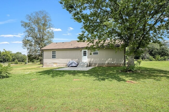 Building Photo - 681 Elbethel Rd