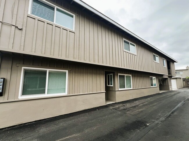 Building Photo - 13811 La Pat Pl