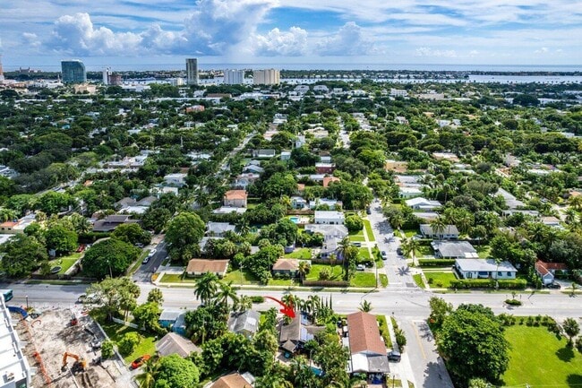 Building Photo - 1911 Parker Ave