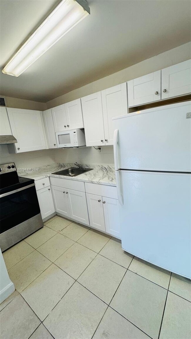 Building Photo - 11005 SW 1st St