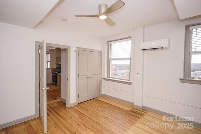 Building Photo - 197 N 2nd St