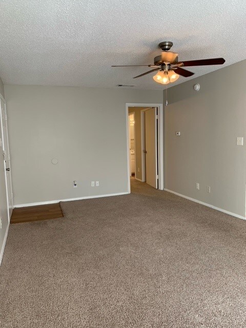 Building Photo - 800 W Cartwright Rd