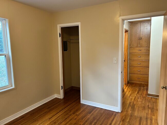 Building Photo - 237 S Streeter Ave