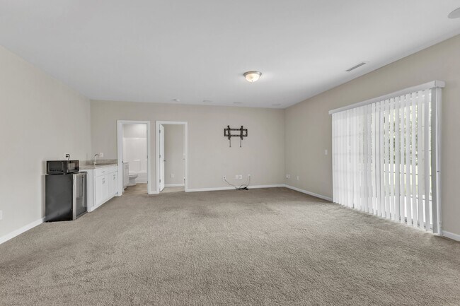 Building Photo - 4701 Kia Dr