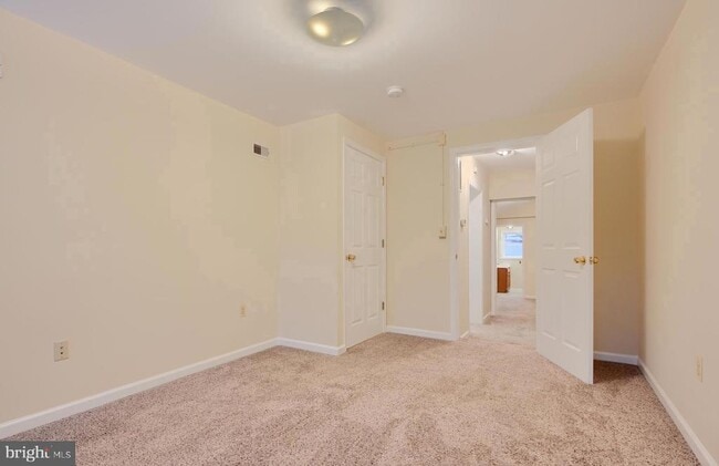 Building Photo - 2343 Eastern Ave