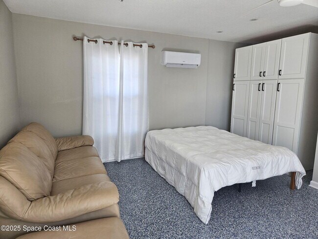 Building Photo - 390 W Cocoa Beach Causeway