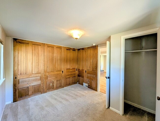 Building Photo - 3bd/.75ba Lynnwood Home